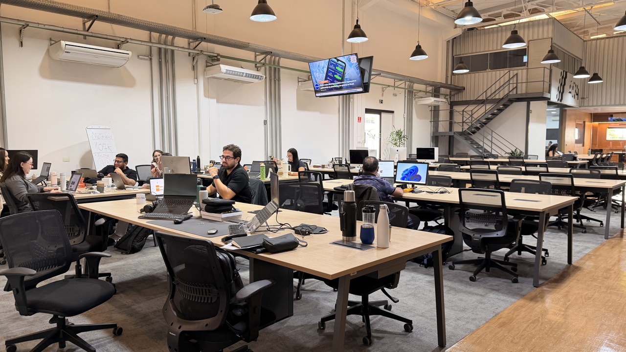 Área de trabalho colaborativa do escritório da IDK